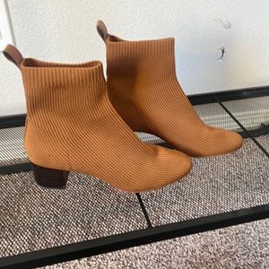 Everlane sock boot in chestnut size 9